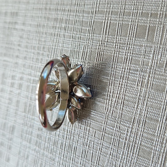 Vintage Cocktail Ring - Picture 3 of 3